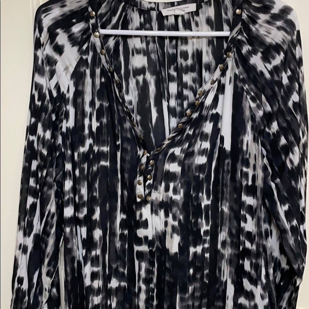 beachlunchlounge pullover black print vneck top